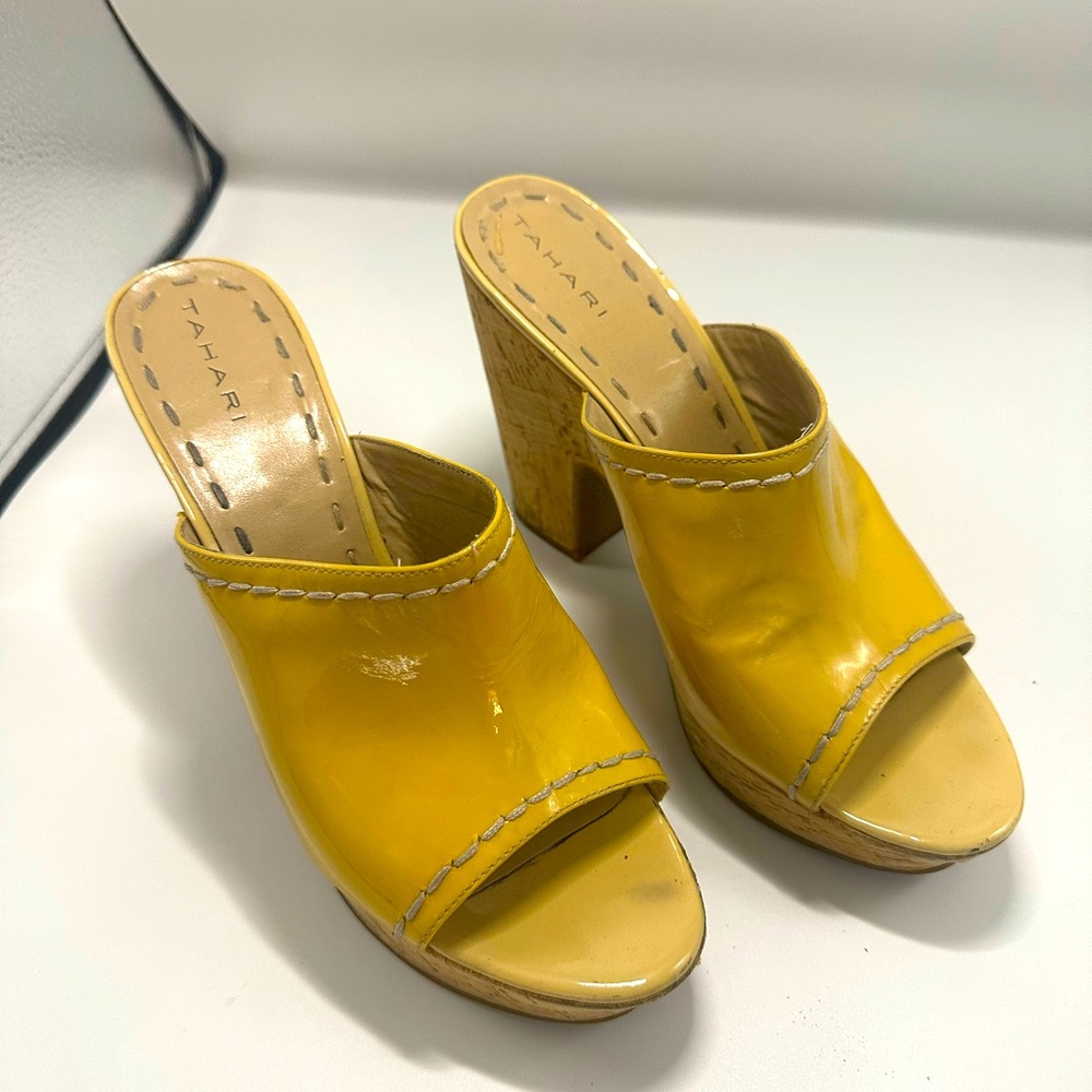 Tahari slip on Women’s heels
